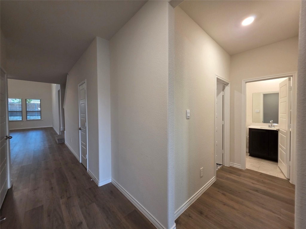 10108 Boxwood Way - Photo 2