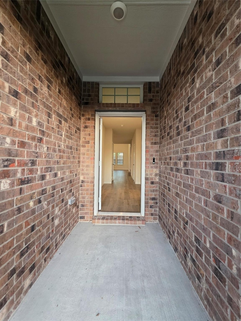 10108 Boxwood Way - Photo 1