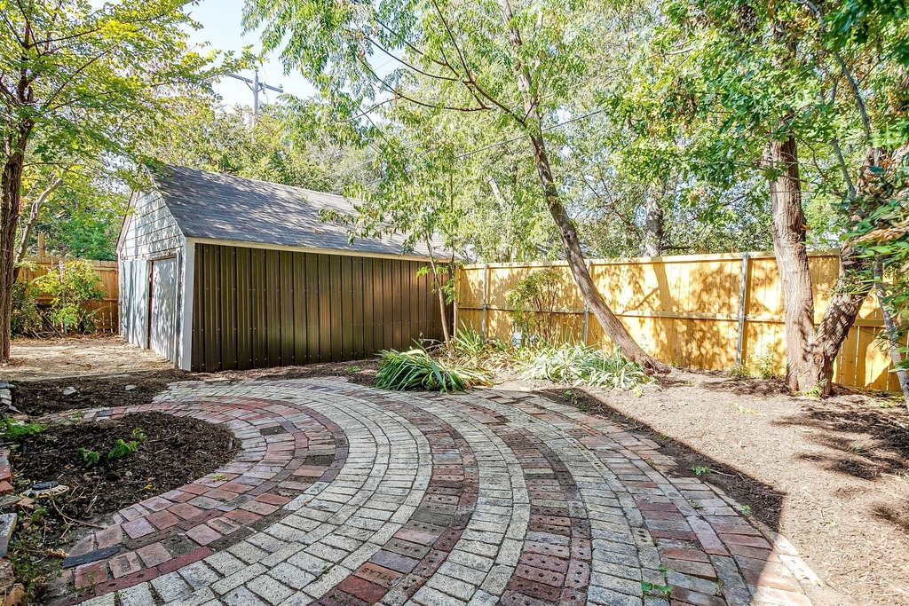 3210 Greene Avenue - Photo 17