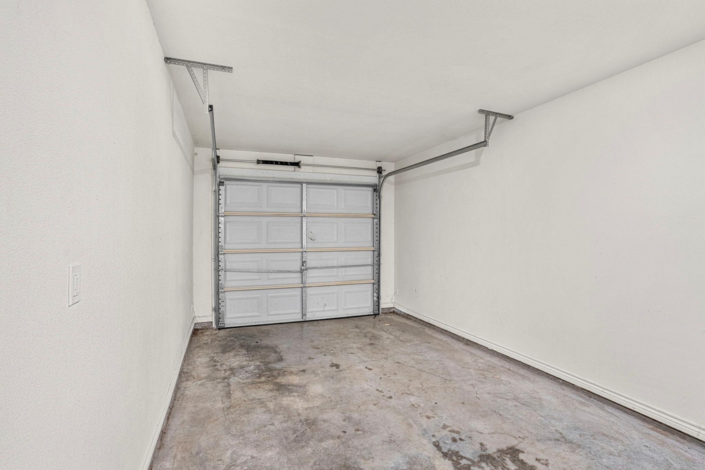 6011 Amelia Earhart Boulevard - Photo 24