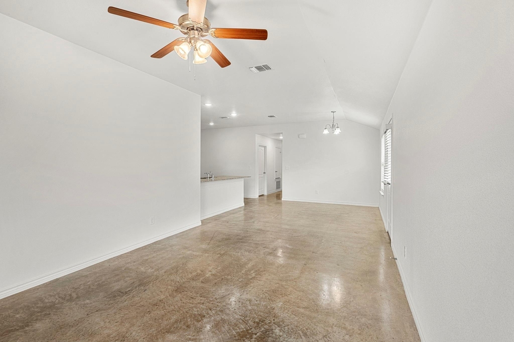 6011 Amelia Earhart Boulevard - Photo 8