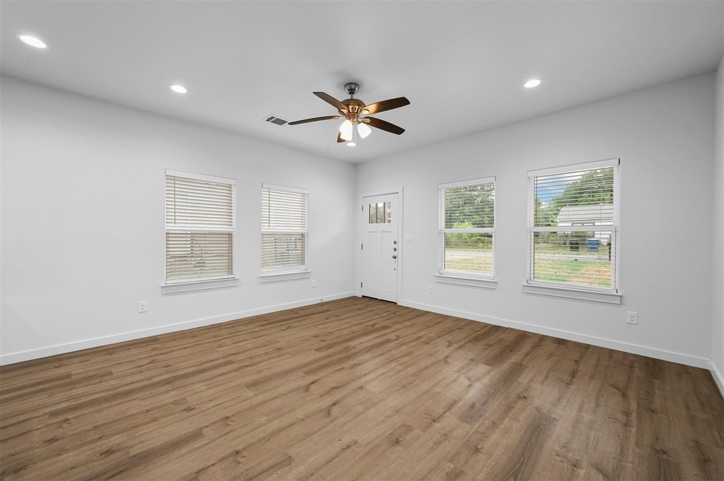 918 W Ford Street - Photo 6
