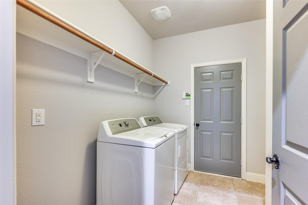 2812 Pino - Photo 18