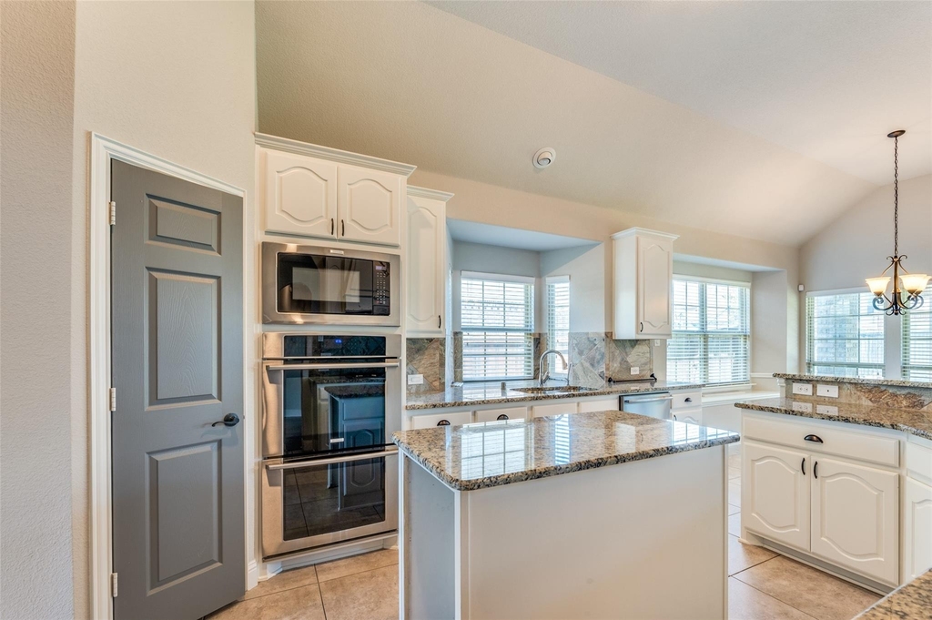 2812 Pino - Photo 4