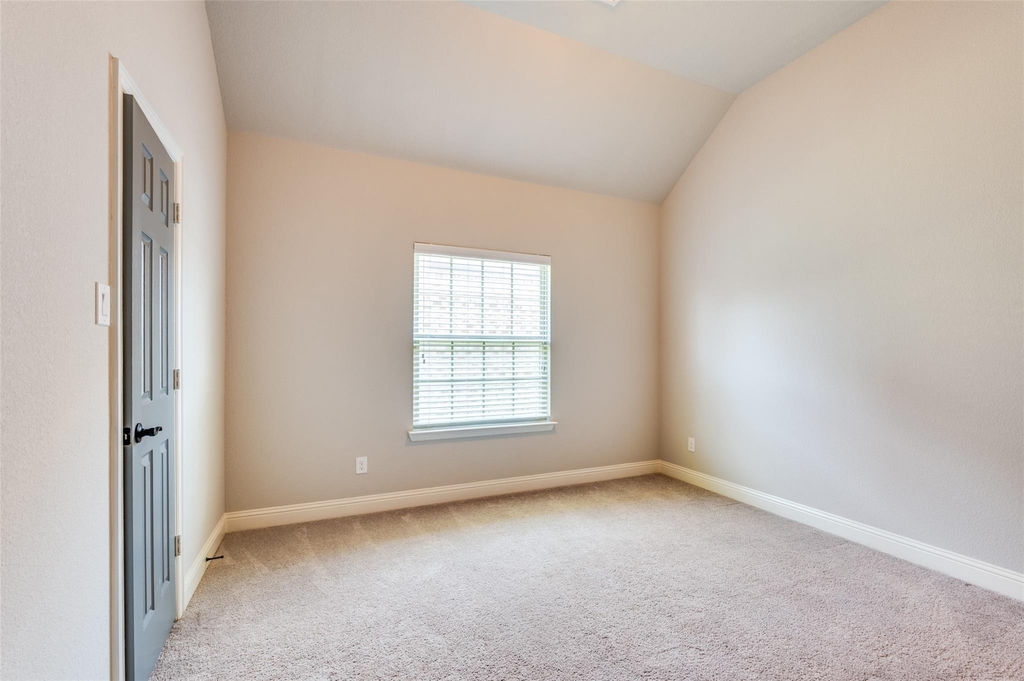 2812 Pino - Photo 16