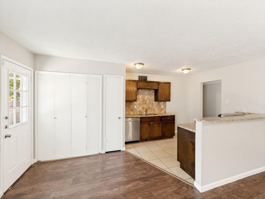 5225 Knox Drive - Photo 10