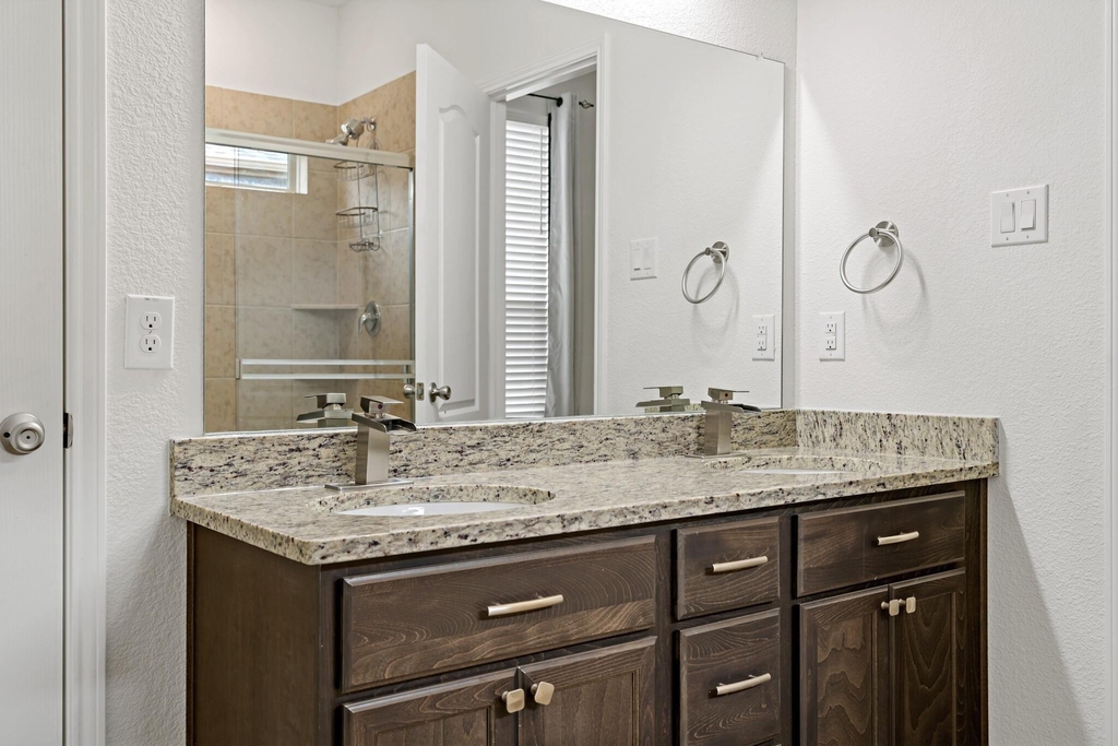 2632 Wesley Avenue - Photo 12