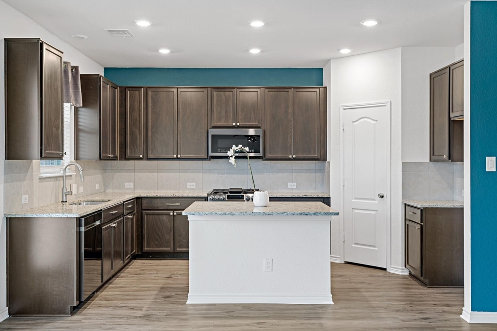 2632 Wesley Avenue - Photo 4