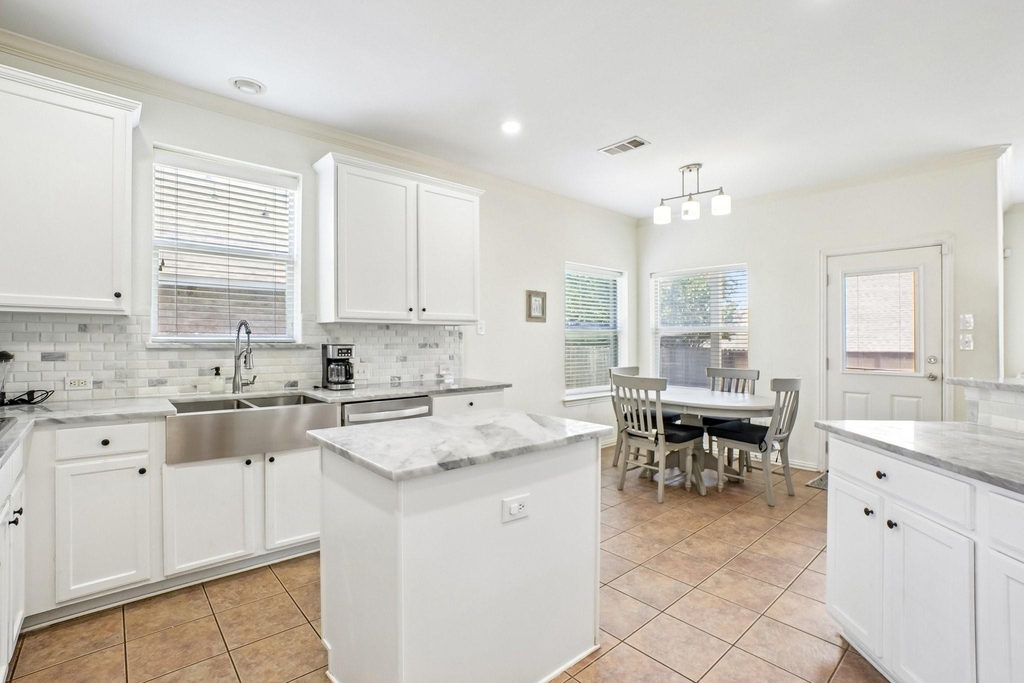 6940 Chapelridge Drive - Photo 10