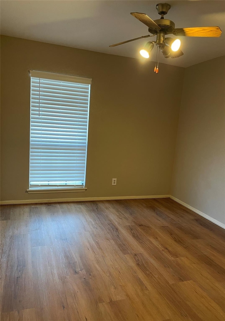 1504 Kesser Drive - Photo 4
