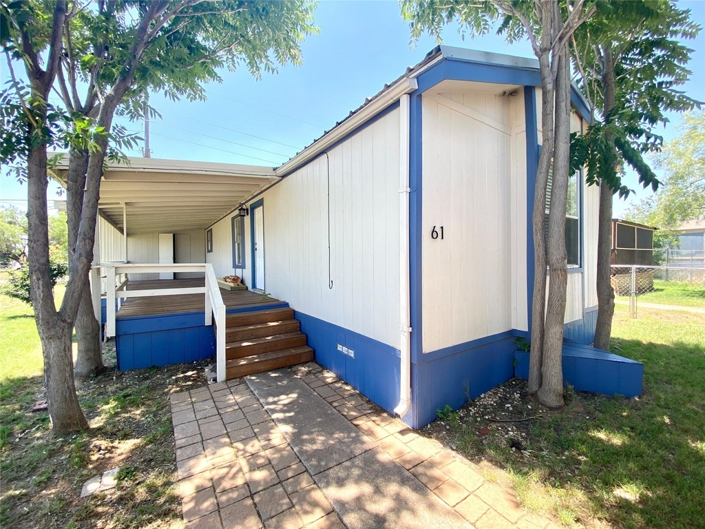 5850 Hartford - Photo 1