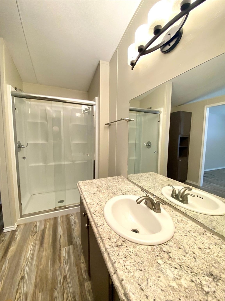 5850 Hartford - Photo 13