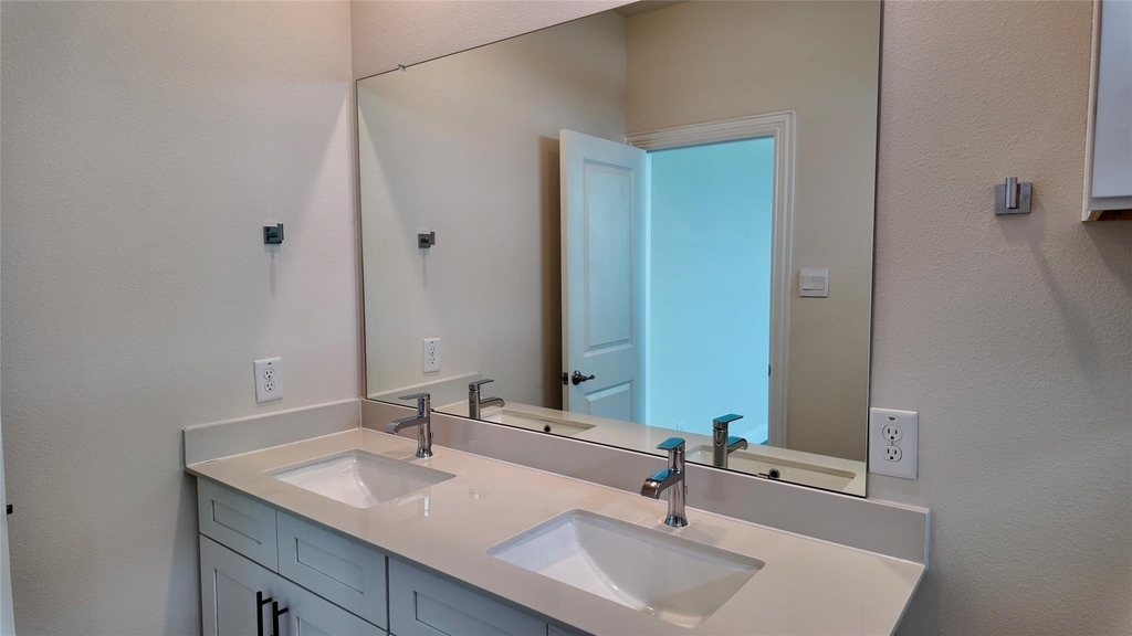 8801 Shoppers Lane - Photo 15