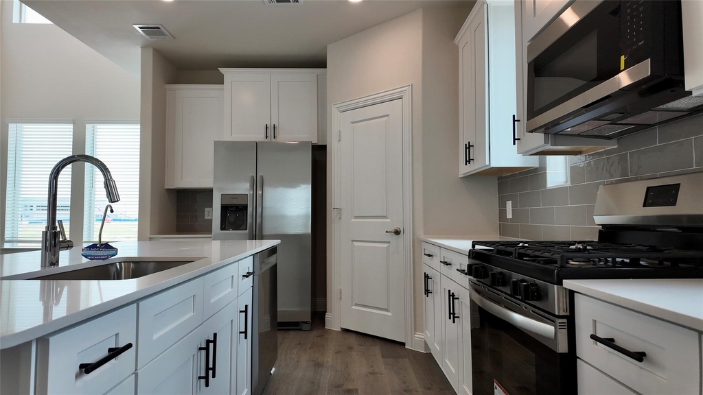 8801 Shoppers Lane - Photo 6