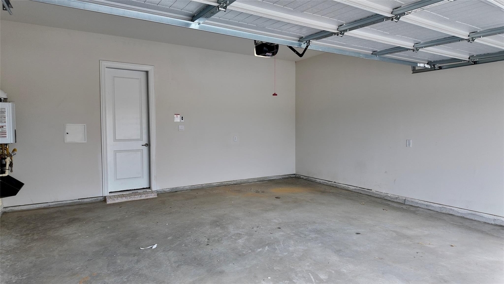 8801 Shoppers Lane - Photo 18
