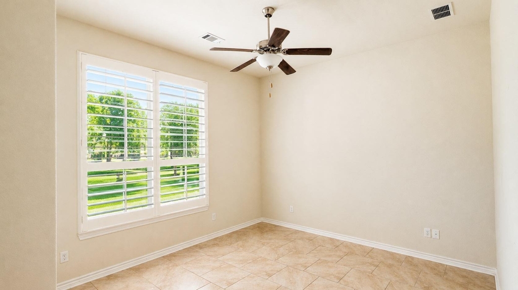 7061 Whispering Oaks - Photo 16
