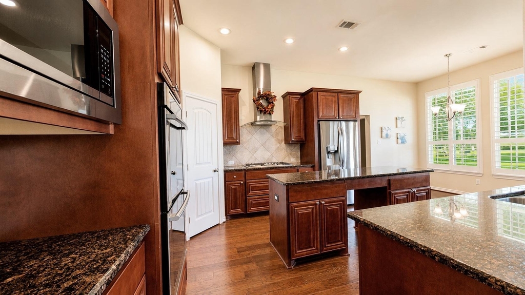 7061 Whispering Oaks - Photo 12