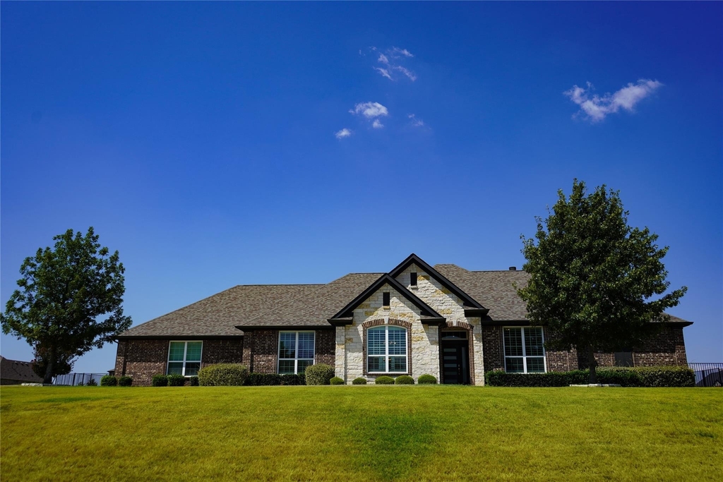 7061 Whispering Oaks - Photo 0