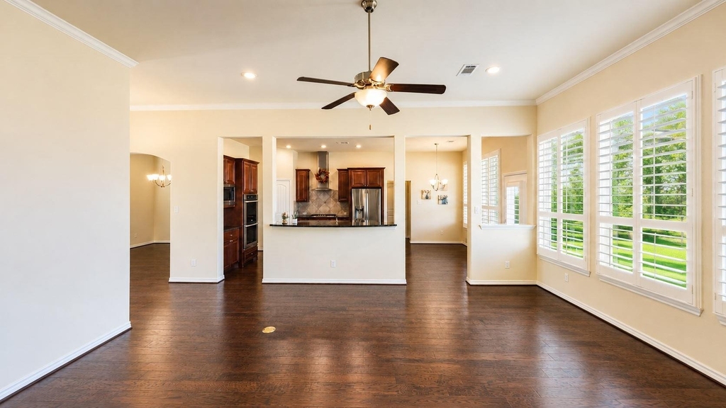 7061 Whispering Oaks - Photo 11