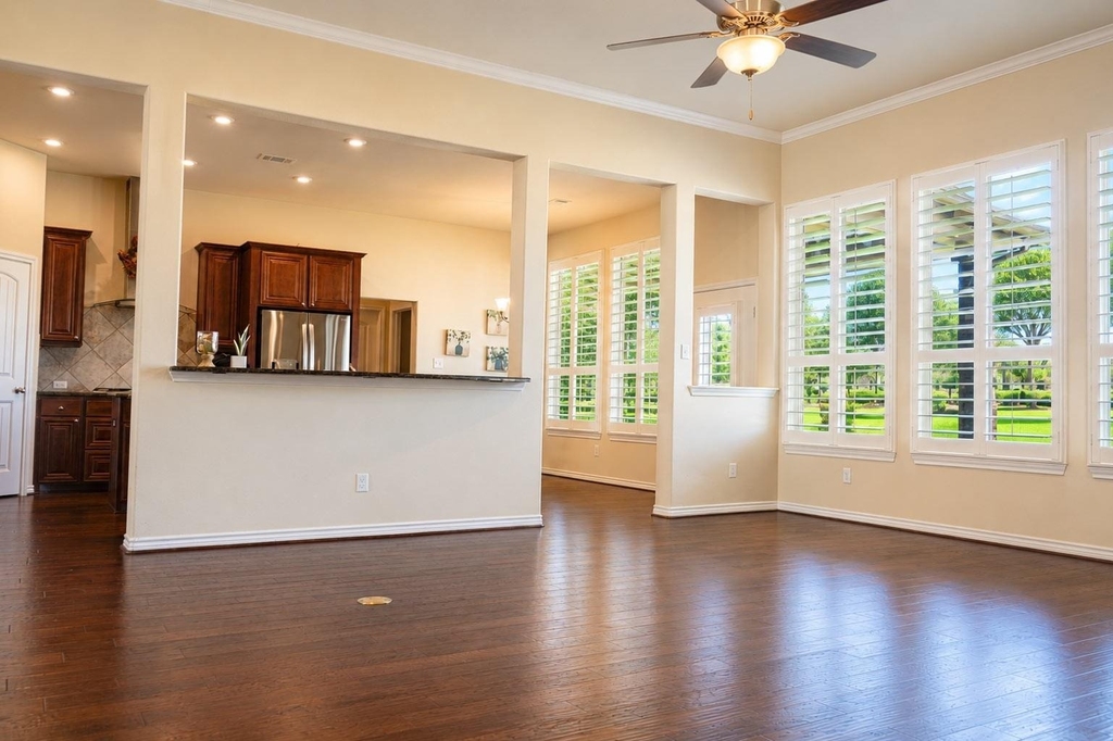 7061 Whispering Oaks - Photo 8