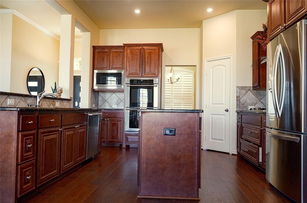 7061 Whispering Oaks - Photo 13