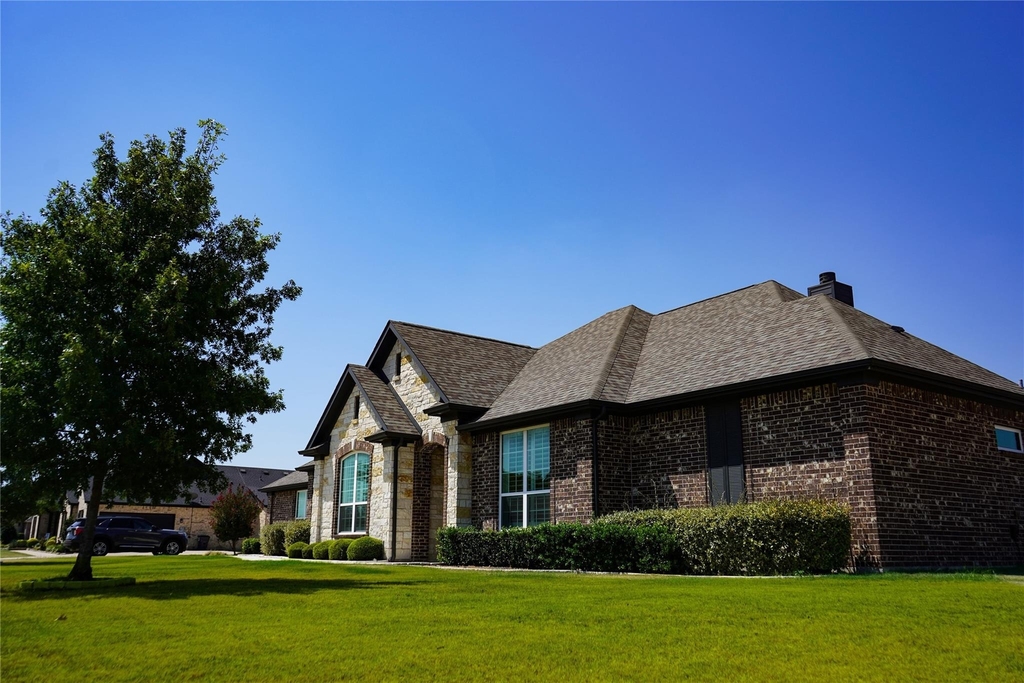 7061 Whispering Oaks - Photo 1