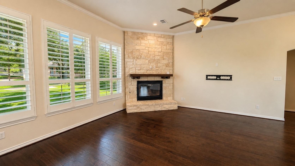 7061 Whispering Oaks - Photo 10