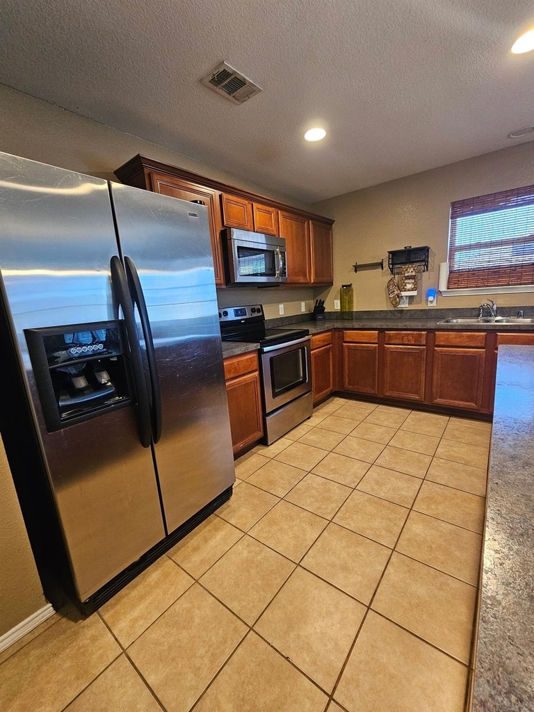 824 Green Heath Avenue - Photo 5