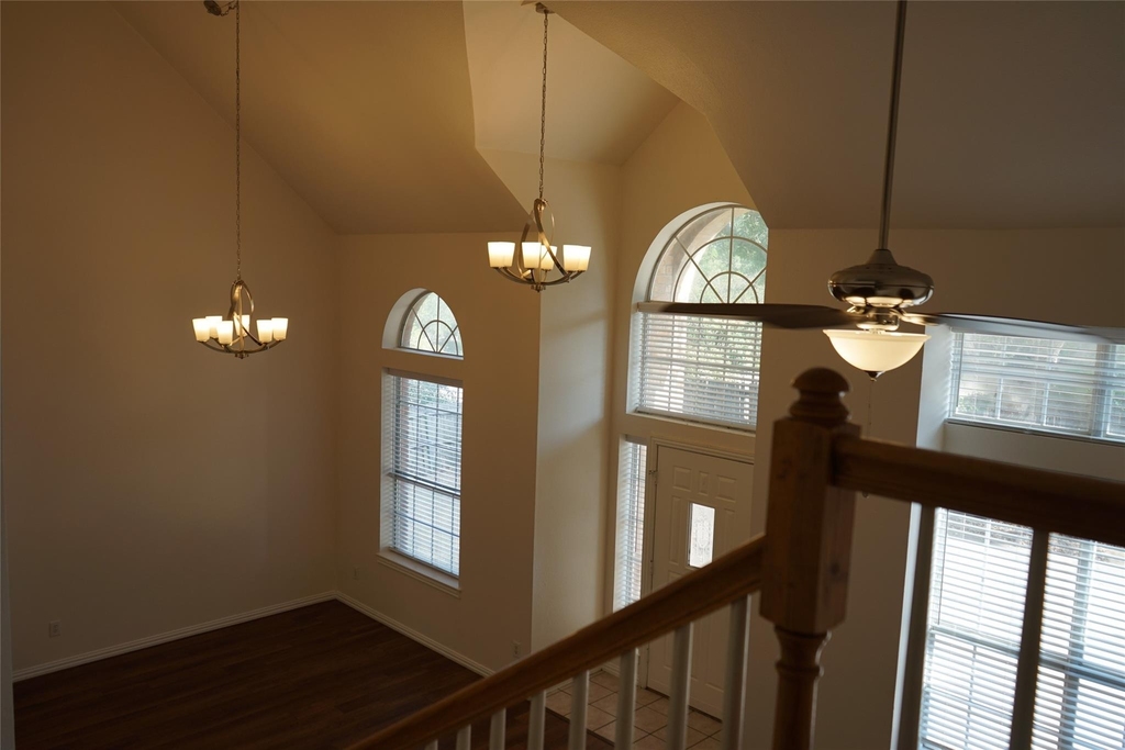 2313 Perkins Place - Photo 2