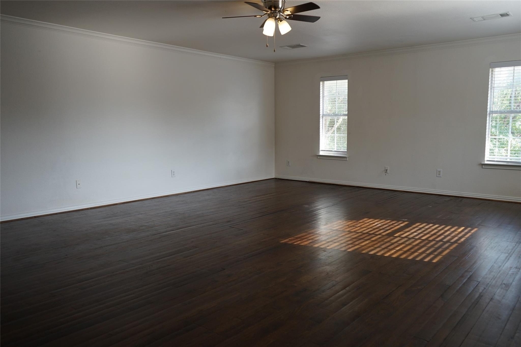 2313 Perkins Place - Photo 10