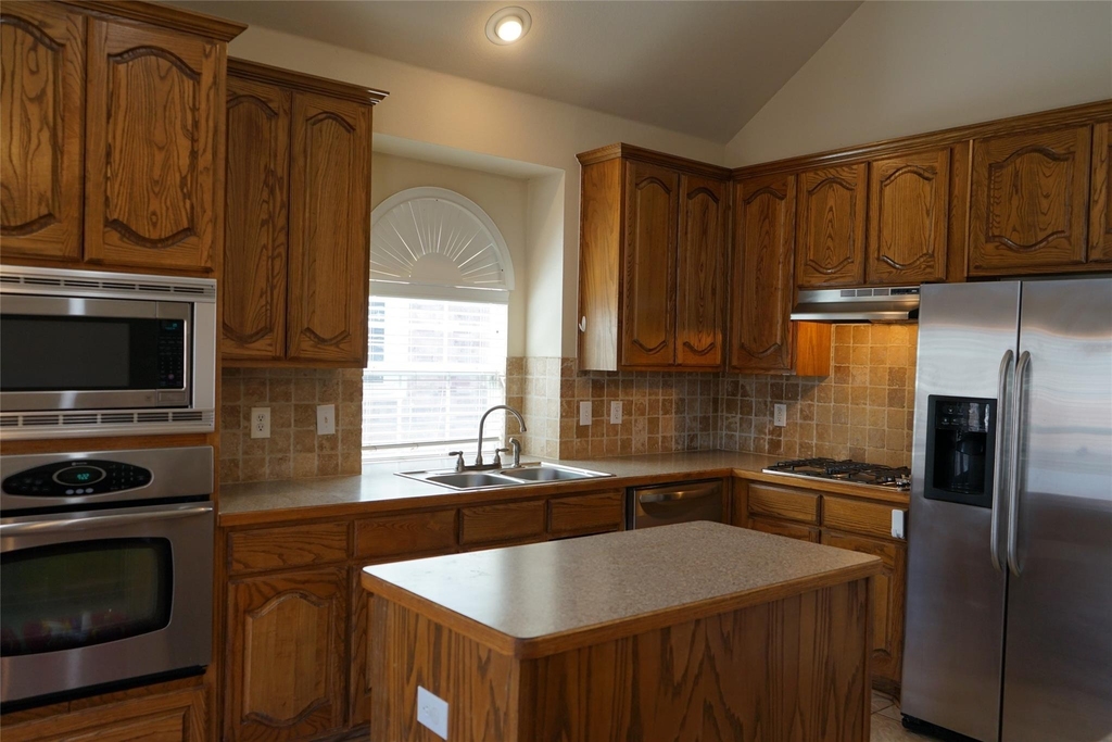 1507 Chateau Lane - Photo 6