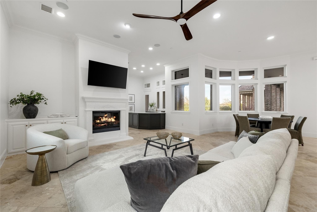 2032 Courtland Drive - Photo 10