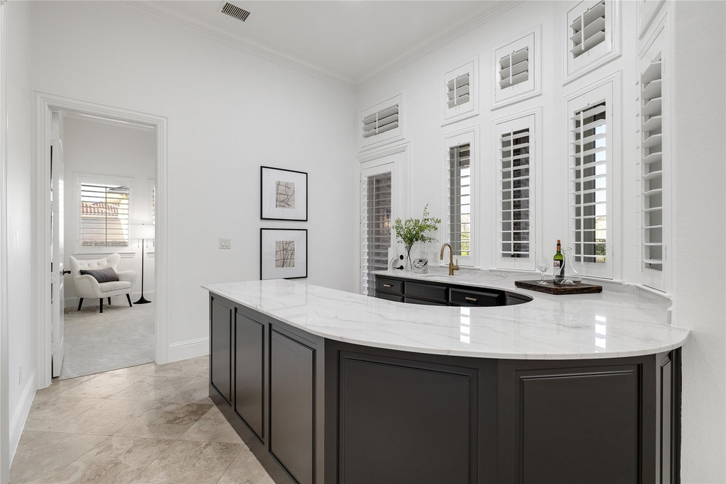 2032 Courtland Drive - Photo 11