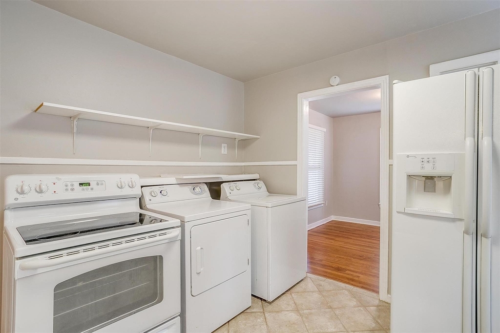 3541 S Hills Avenue - Photo 10