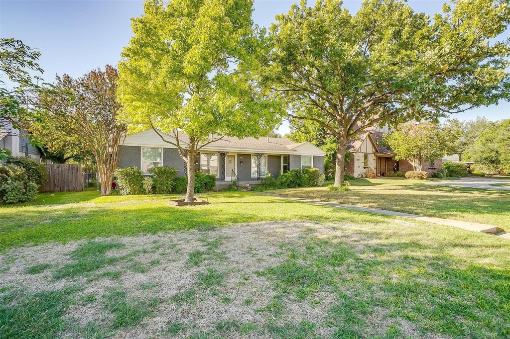 3541 S Hills Avenue - Photo 1