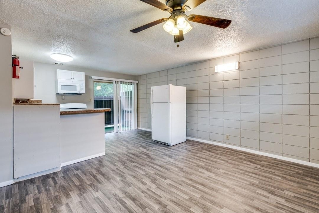 2213 Capri Drive - Photo 0