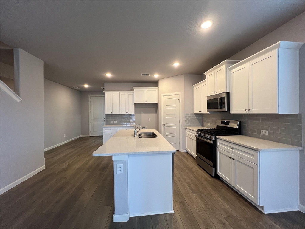 4805 Porque Court - Photo 8
