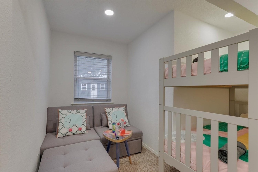 6048 Holiday Lane - Photo 31
