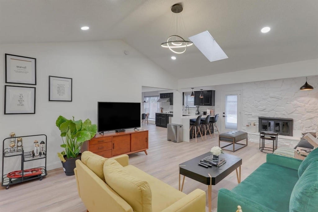 6048 Holiday Lane - Photo 4