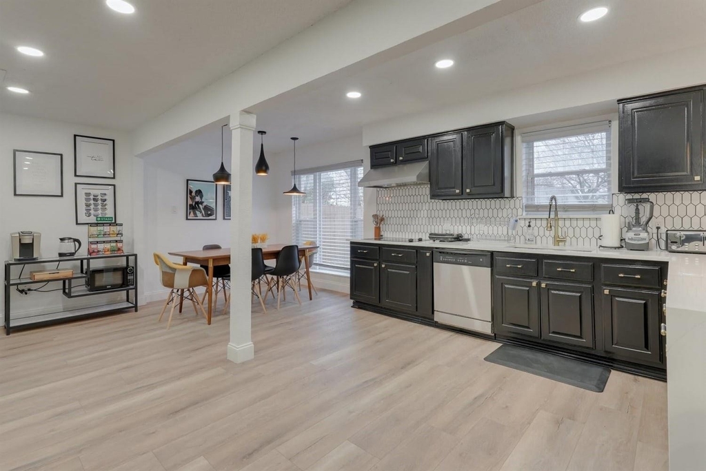 6048 Holiday Lane - Photo 13