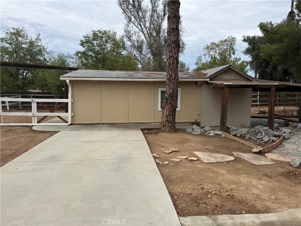 31295 Geary - Photo 0