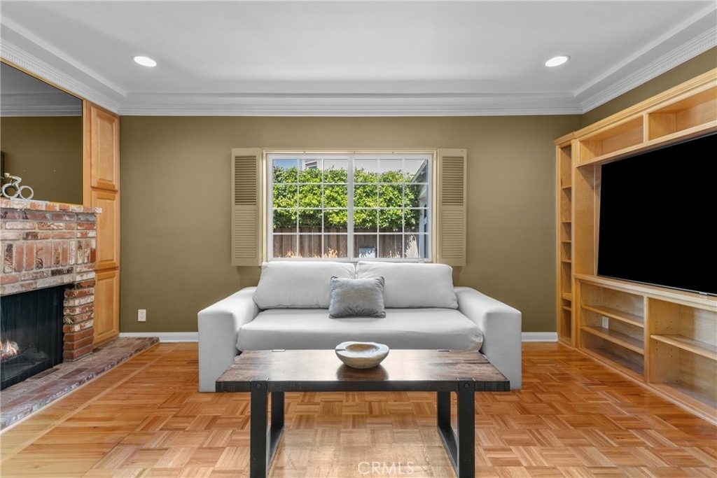 4814 Lemona Avenue - Photo 4