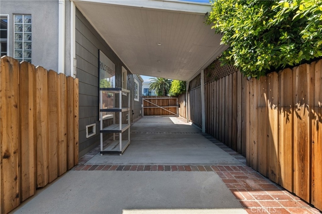 4814 Lemona Avenue - Photo 20