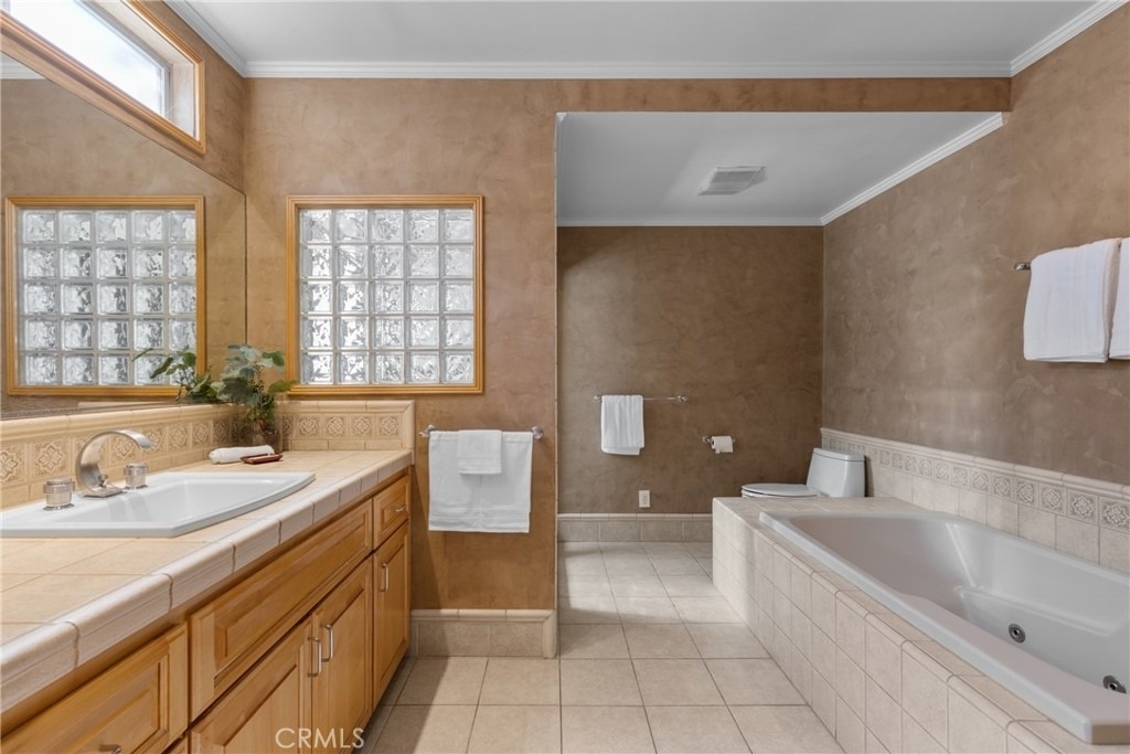 4814 Lemona Avenue - Photo 10