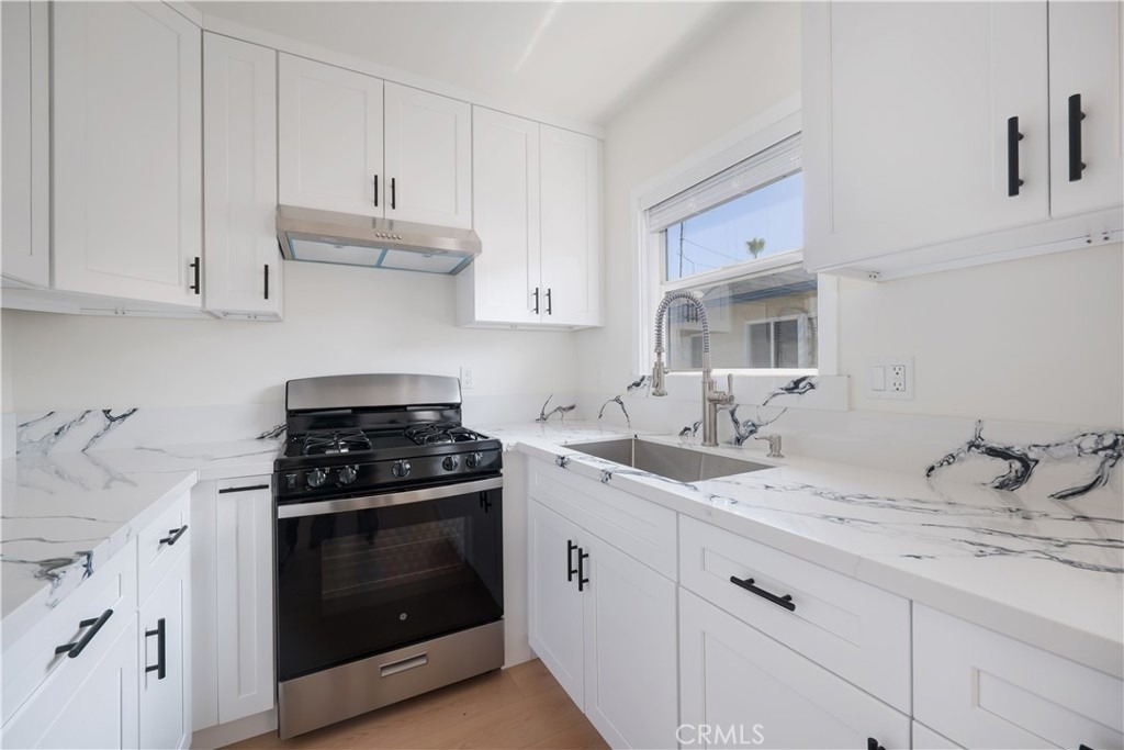 12237 Vanowen Street - Photo 4