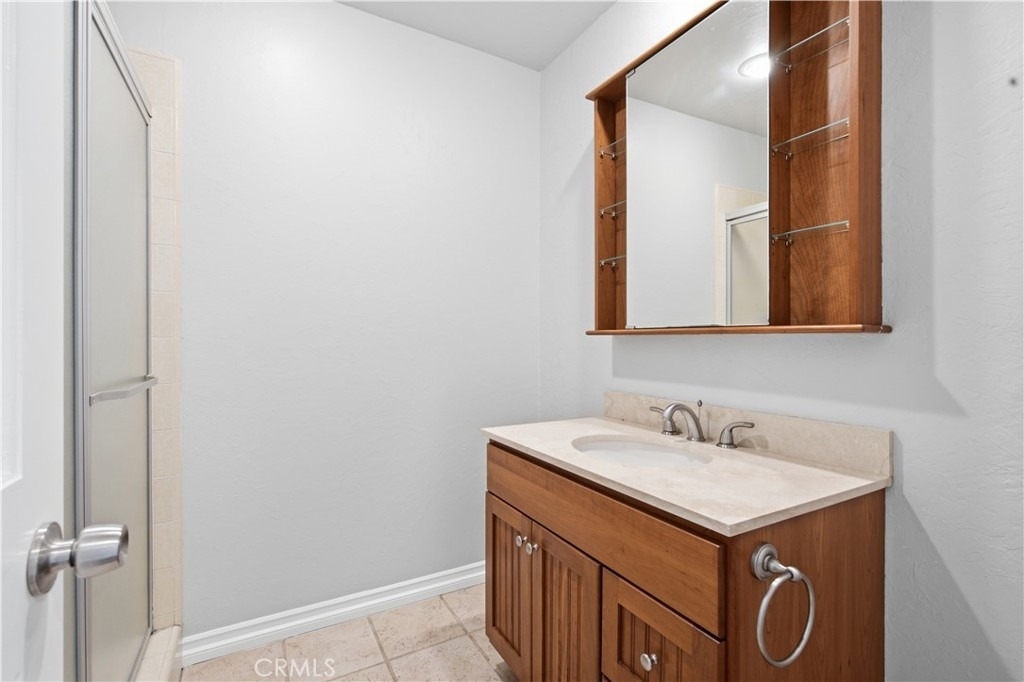 5244 Baza - Photo 13