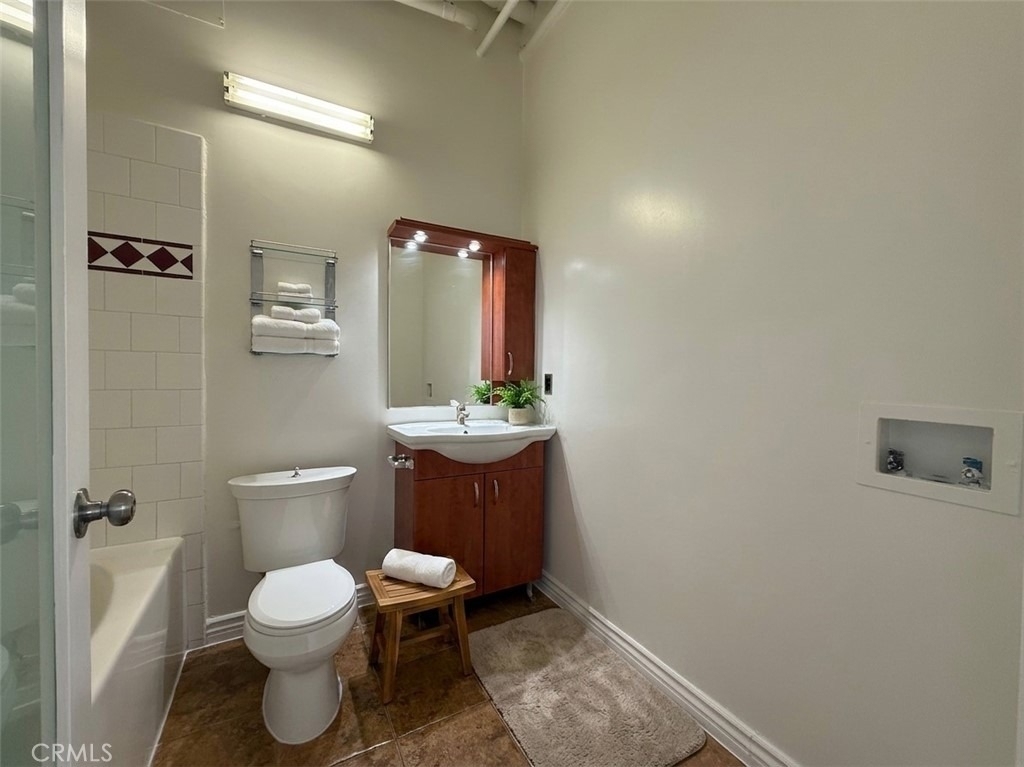 312 W 5th Street - Photo 5