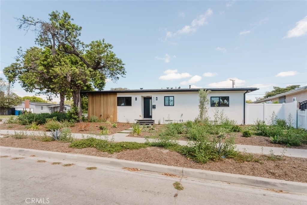 6021 E Oakbrook Street - Photo 3