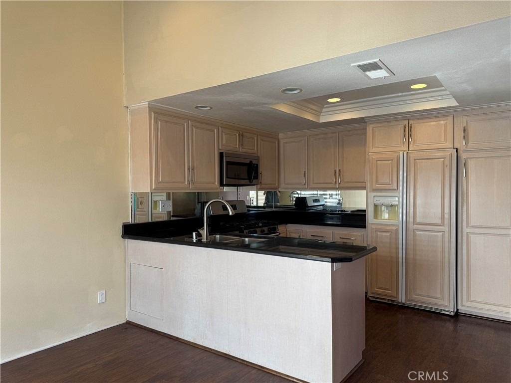2310 Applewood - Photo 9