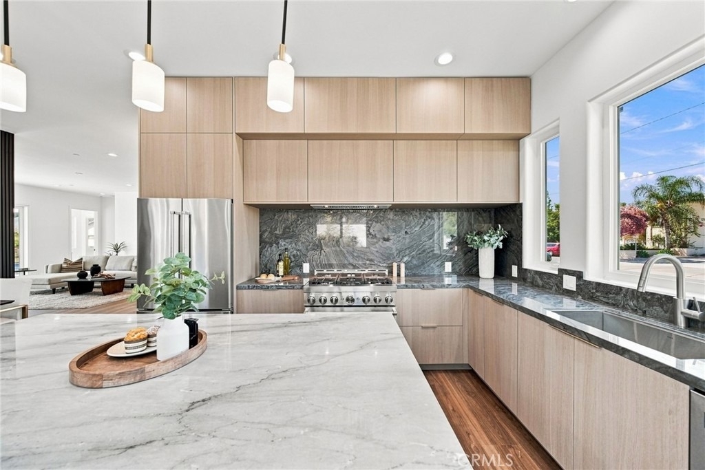 738 California - Photo 10